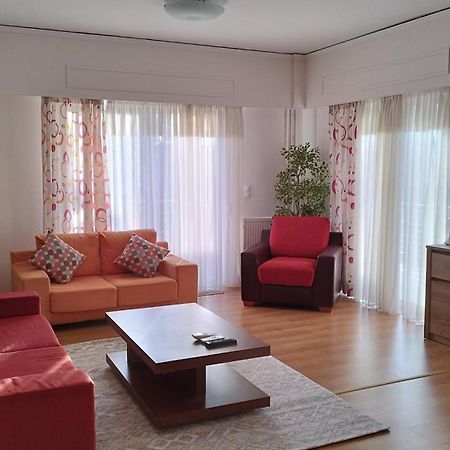 Spacious Flat Ideal For Families Atena Exterior foto